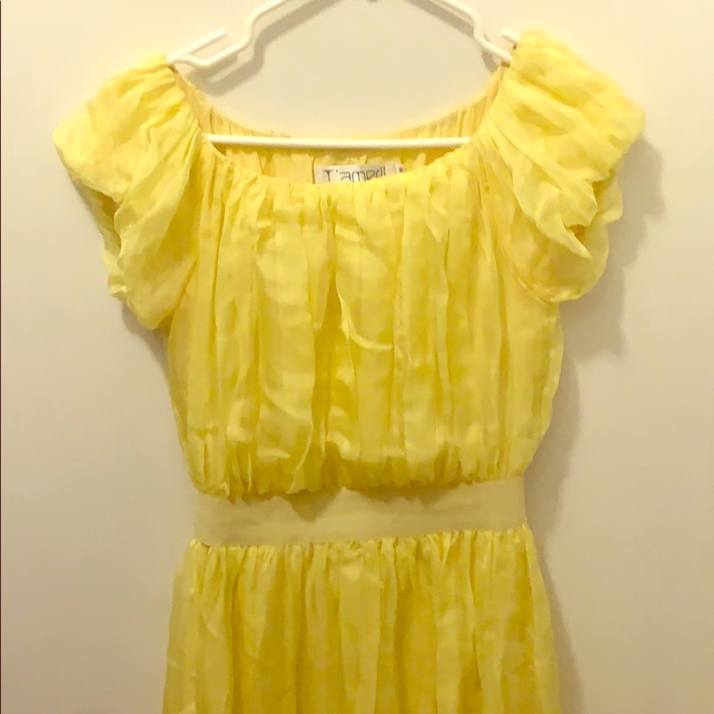 Beautiful Yellow Offshoulder Dress (M/US Size 8)